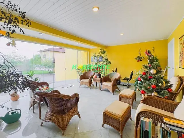 Casa com 240m² 3 quartos e 3 banheiros, à venda, no bairro Urbanova em São José dos Campos
