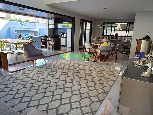Casa 4 quartos e 6 banheiros, à venda ou para alugar, no bairro Urbanova em São José dos Campos