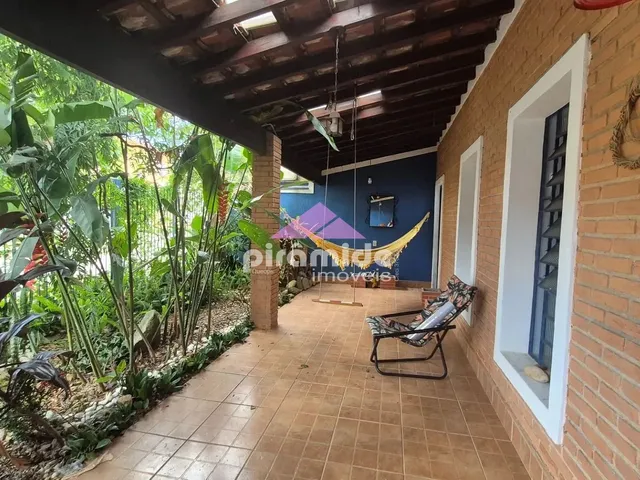 Casa com 250m² 3 quartos e 2 banheiros, à venda, no bairro Bosque dos Eucaliptos em São José Dos Campos