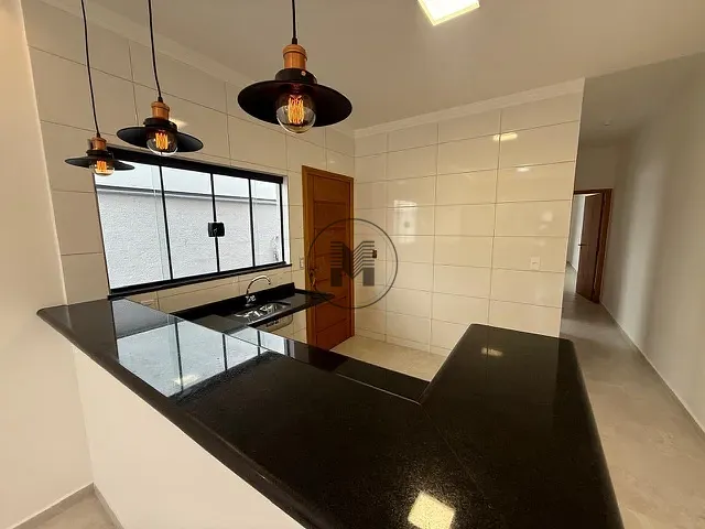 Casa 2 quartos e 2 banheiros, à venda, no bairro Estiva  em Taubaté