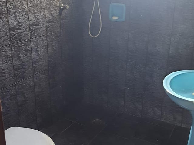 Casa com 275m² 4 quartos e 1 banheiro, à venda, no bairro Vila São Benedito em Pindamonhangaba