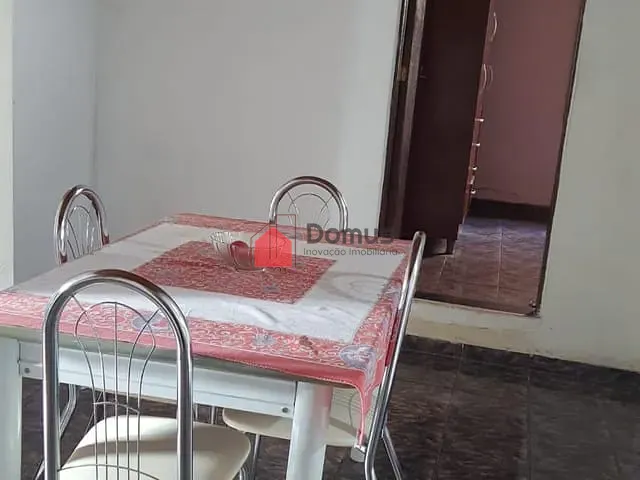 Casa com 275m² 4 quartos e 1 banheiro, à venda, no bairro Vila São Benedito em Pindamonhangaba