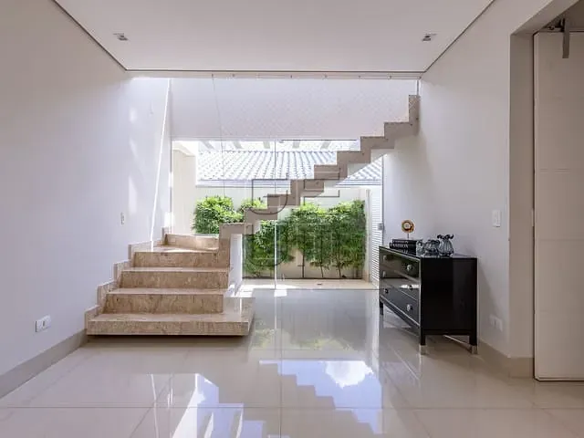 Casa com 300m² 3 quartos e 4 banheiros, à venda, no bairro Esperança em Londrina