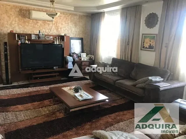 Casa com 330m² 3 quartos e 3 banheiros, à venda, no bairro Estrela em Ponta Grossa