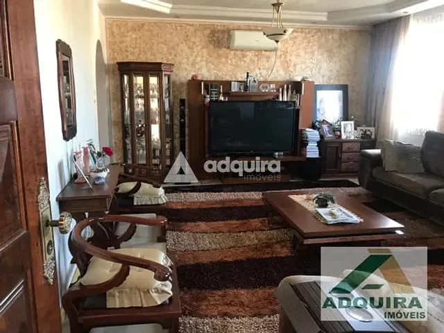 Casa com 330m² 3 quartos e 3 banheiros, à venda, no bairro Estrela em Ponta Grossa