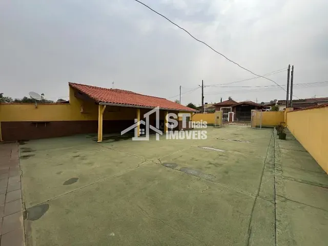 Casa com 300m² 2 quartos e 1 banheiro, à venda, no bairro Clube UVA em Andradas