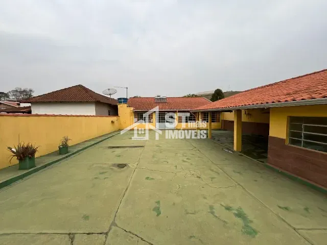 Casa com 300m² 2 quartos e 1 banheiro, à venda, no bairro Clube UVA em Andradas