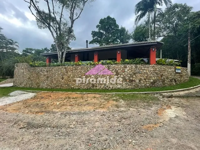 Casa com 382m² 3 quartos e 5 banheiros, à venda, no bairro Massaguaçu em Caraguatatuba