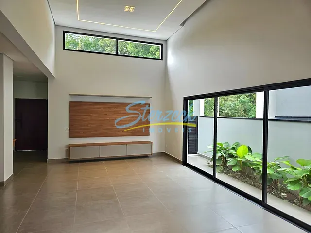 Casa com 451m² 3 quartos e 3 banheiros, para alugar, no bairro Villaggio Capríccio em Louveira
