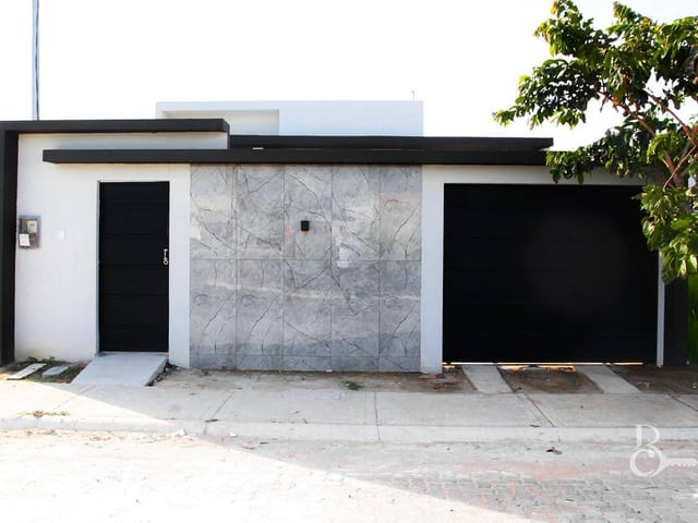 Casa 2 quartos e 1 banheiro, à venda, no bairro Parque Tarcisio Miranda em Campos dos Goytacazes