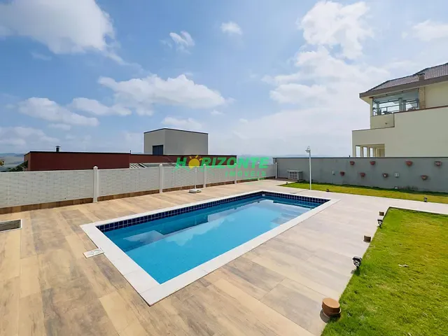Casa com 443m² 4 quartos e 5 banheiros, à venda, no bairro Urbanova em São José dos Campos