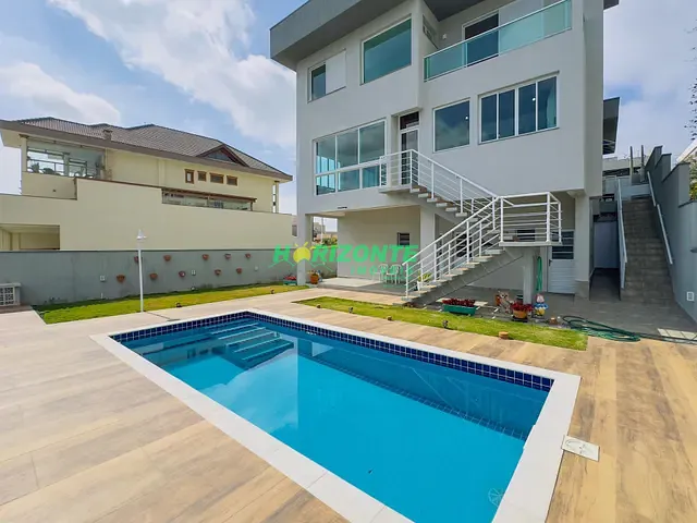 Casa com 443m² 4 quartos e 5 banheiros, à venda, no bairro Urbanova em São José dos Campos