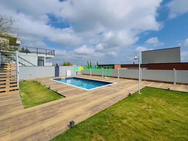 Casa com 443m² 4 quartos e 5 banheiros, à venda, no bairro Urbanova em São José dos Campos