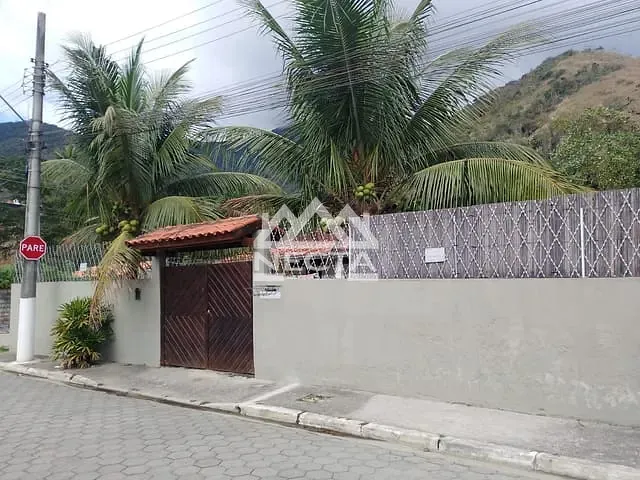 Casa com 225m² 3 quartos e 2 banheiros, à venda, no bairro Enseada em São Sebastião