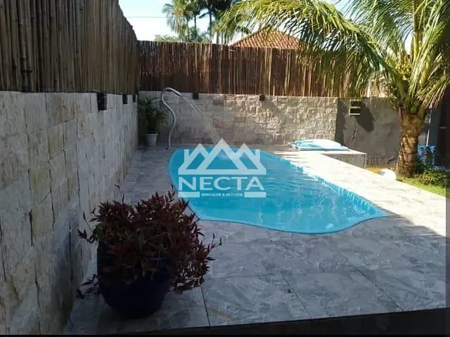 Casa com 225m² 3 quartos e 2 banheiros, à venda, no bairro Enseada em São Sebastião