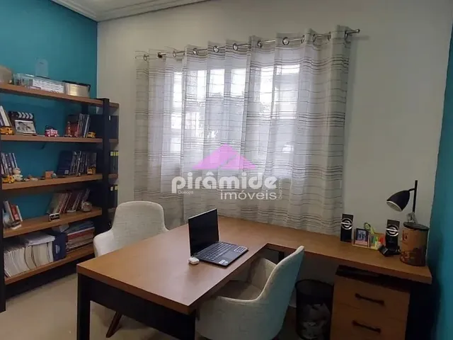 Casa com 300m² 3 quartos e 4 banheiros, à venda, no bairro Bairro do Grama em Caçapava