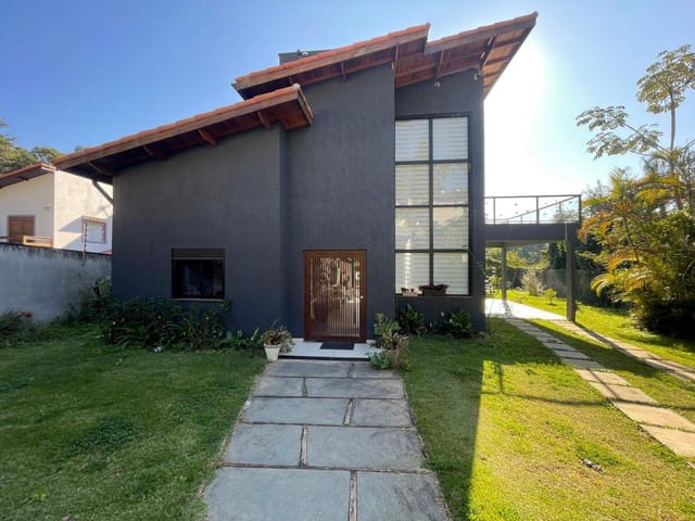 Casa com 1000m² 4 quartos e 4 banheiros, à venda, no bairro Chácara São João em Carapicuíba