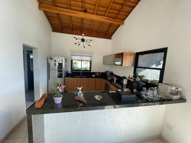 Casa com 1000m² 4 quartos e 4 banheiros, à venda, no bairro Chácara São João em Carapicuíba