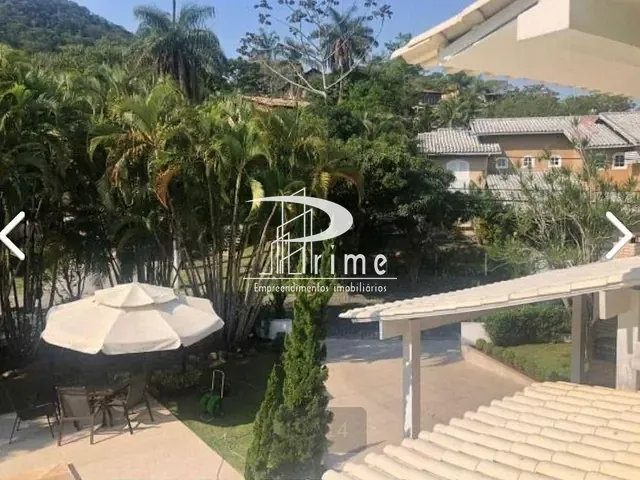 Casa com 650m² 3 quartos e 6 banheiros, à venda, no bairro Itaipu em Niterói