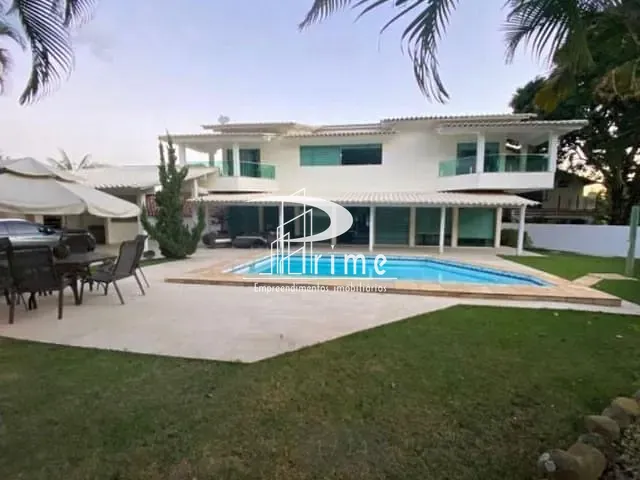Casa com 650m² 3 quartos e 6 banheiros, à venda, no bairro Itaipu em Niterói