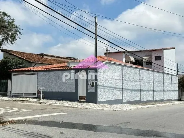 Casa com 248m² 6 quartos e 4 banheiros, à venda, no bairro Vila Resende em Caçapava