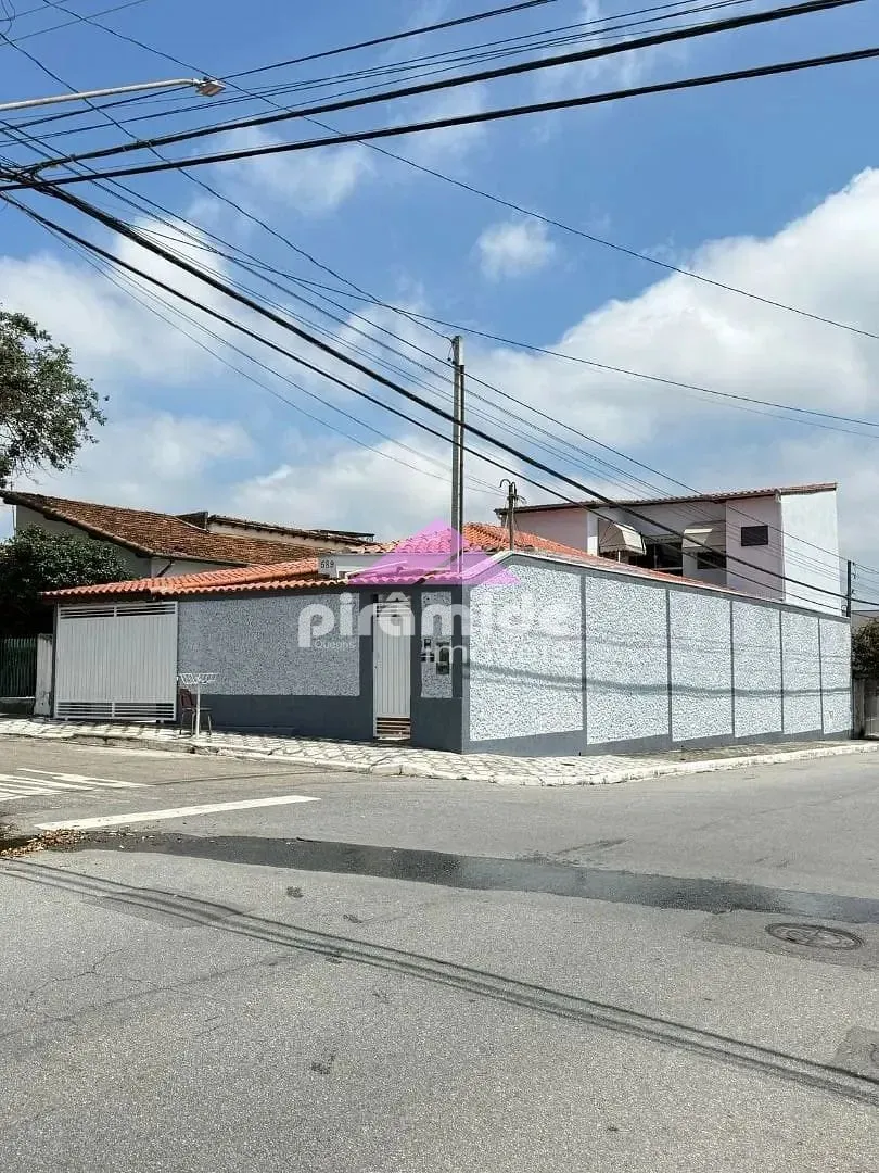Casa, 6 quartos, 199 m² - Foto 1