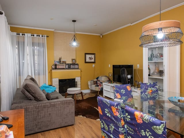 Foto do Casa - Casa à venda no Areal, Pelotas – 250m², 3 dormitórios (1 suíte), 2 salas, piscina, lareira, churrasqueira, jardim de inverno e 2 vagas. Conforto e lazer! | UP Imóveis