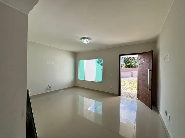 Casa 3 quartos e 4 banheiros, à venda, no bairro Granja dos Cavaleiros em Macaé