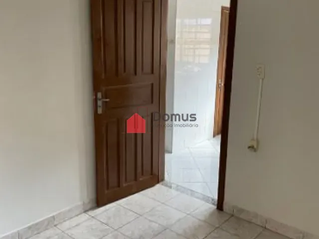 Casa com 235m² 3 quartos e 1 banheiro, à venda, no bairro Jardim Rosely em Pindamonhangaba