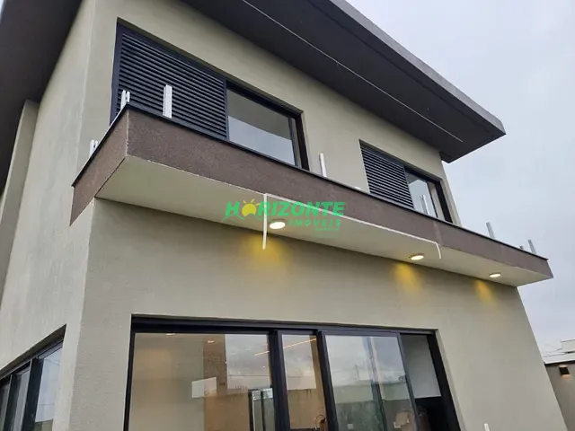 Casa com 232m² 3 quartos e 2 banheiros, à venda, no bairro Eugênio de Mello em São José dos Campos