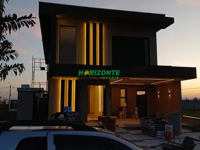 Casa com 232m² 3 quartos e 2 banheiros, à venda, no bairro Eugênio de Mello em São José dos Campos