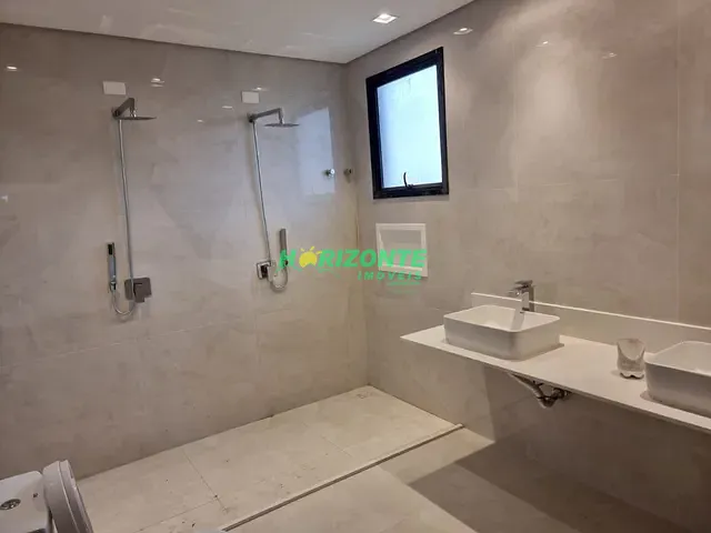 Casa com 232m² 3 quartos e 2 banheiros, à venda, no bairro Eugênio de Mello em São José dos Campos