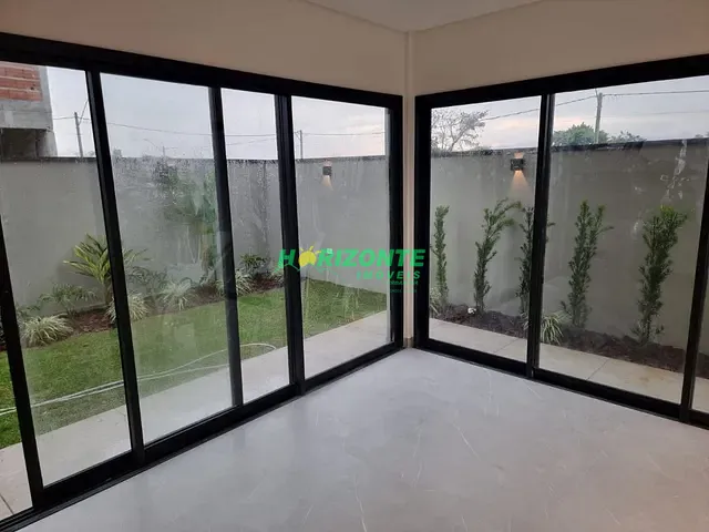 Casa com 232m² 3 quartos e 2 banheiros, à venda, no bairro Eugênio de Mello em São José dos Campos