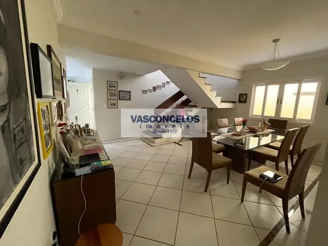 Casa 3 quartos e 4 banheiros, à venda, no bairro Urbanova em São José dos Campos