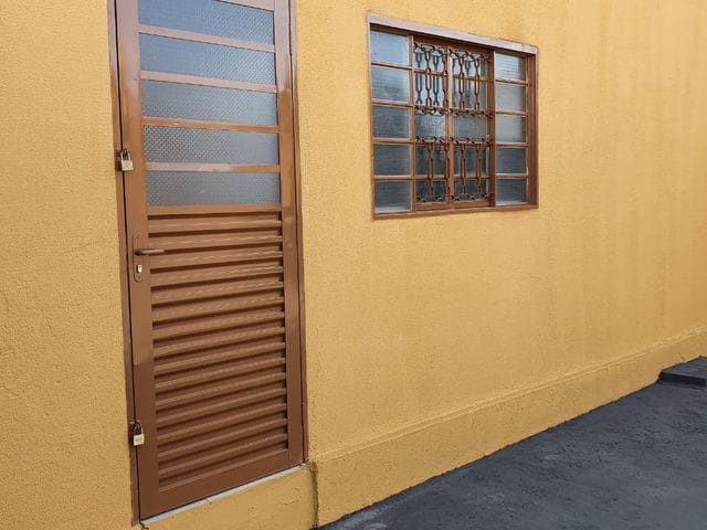 Casa com 300m² 3 quartos e 2 banheiros, à venda, no bairro Residencial São Leopoldo Complemento em Goiânia