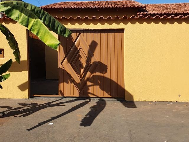 Casa com 300m² 3 quartos e 2 banheiros, à venda, no bairro Residencial São Leopoldo Complemento em Goiânia