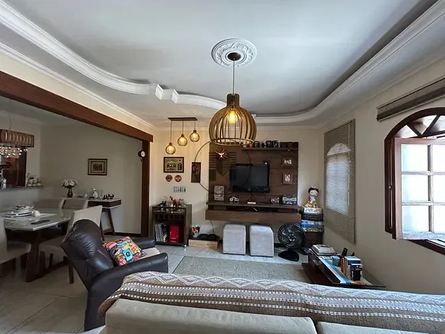 Casa 4 quartos e 3 banheiros, à venda, no bairro Jardim Independência em Taubaté
