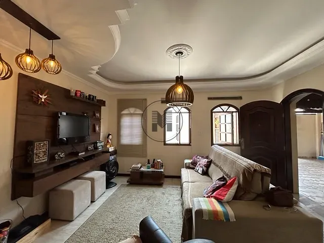 Casa 4 quartos e 3 banheiros, à venda, no bairro Jardim Independência em Taubaté