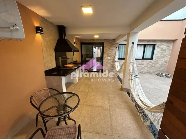 Casa com 191m² 2 quartos e 2 banheiros, à venda, no bairro Centro em Caraguatatuba