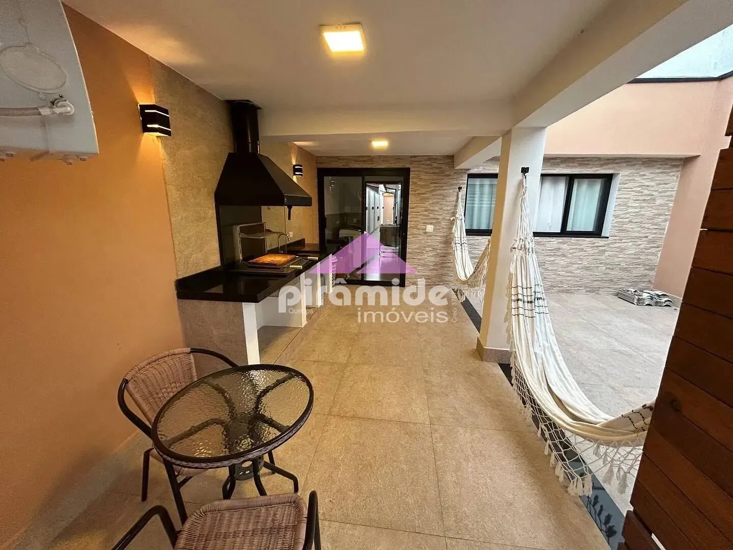 Casa, 2 quartos, 100 m² - Foto 1