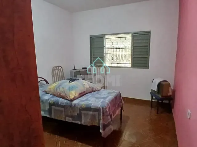 Casa com 145m² 3 quartos e 1 banheiro, à venda, no bairro Jardim Sandra Maria em Taubaté