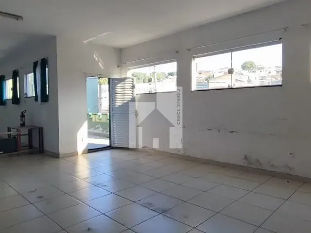 Casa com 351m² 3 quartos e 4 banheiros, à venda ou para alugar, no bairro Cidade Nova em Jundiaí