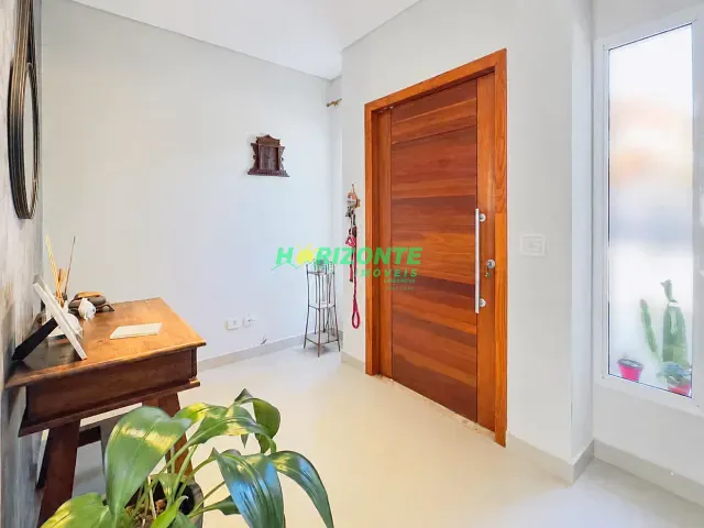 Casa com 248m² 5 quartos e 7 banheiros, à venda, no bairro Urbanova em São José dos Campos