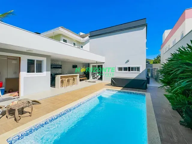 Casa com 248m² 5 quartos e 7 banheiros, à venda, no bairro Urbanova em São José dos Campos