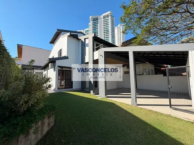 Casa com 360m² 4 quartos e 3 banheiros, à venda, no bairro Jardim das Colinas em São José dos Campos