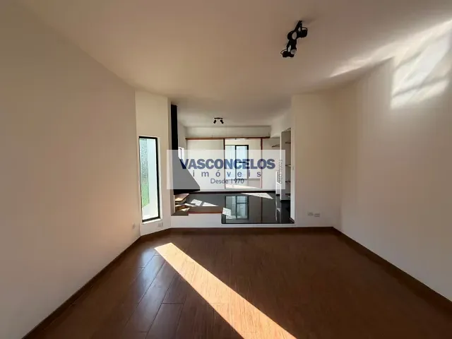 Casa com 360m² 4 quartos e 3 banheiros, à venda, no bairro Jardim das Colinas em São José dos Campos