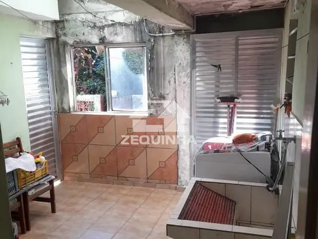 Casa com 250m² 3 quartos e 2 banheiros, à venda, no bairro Jardim das Flores em Osasco