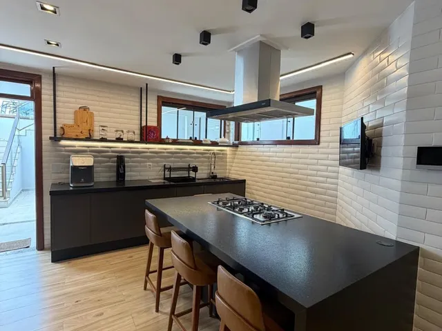 Casa com 278m² 4 quartos e 4 banheiros, à venda, no bairro jardim guanabara em Macaé