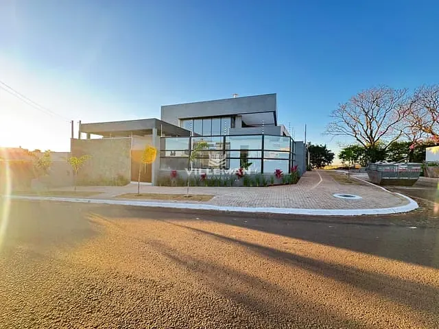 Casa 3 quartos e 3 banheiros, à venda, no bairro Jardim Munique em Maringá