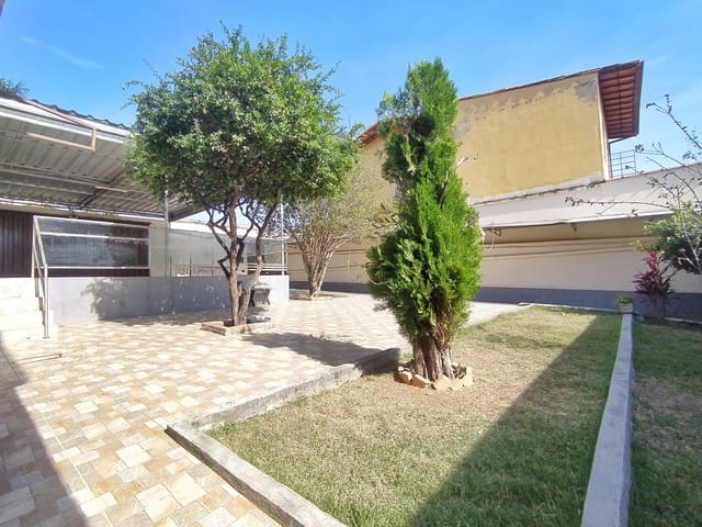Foto do Casa - Casa plana com 03 quartos, jardim e 02 banheiros, 04 vagas cobertas, Bairro Planalto, Belo Horizonte | Deltalar Imóveis